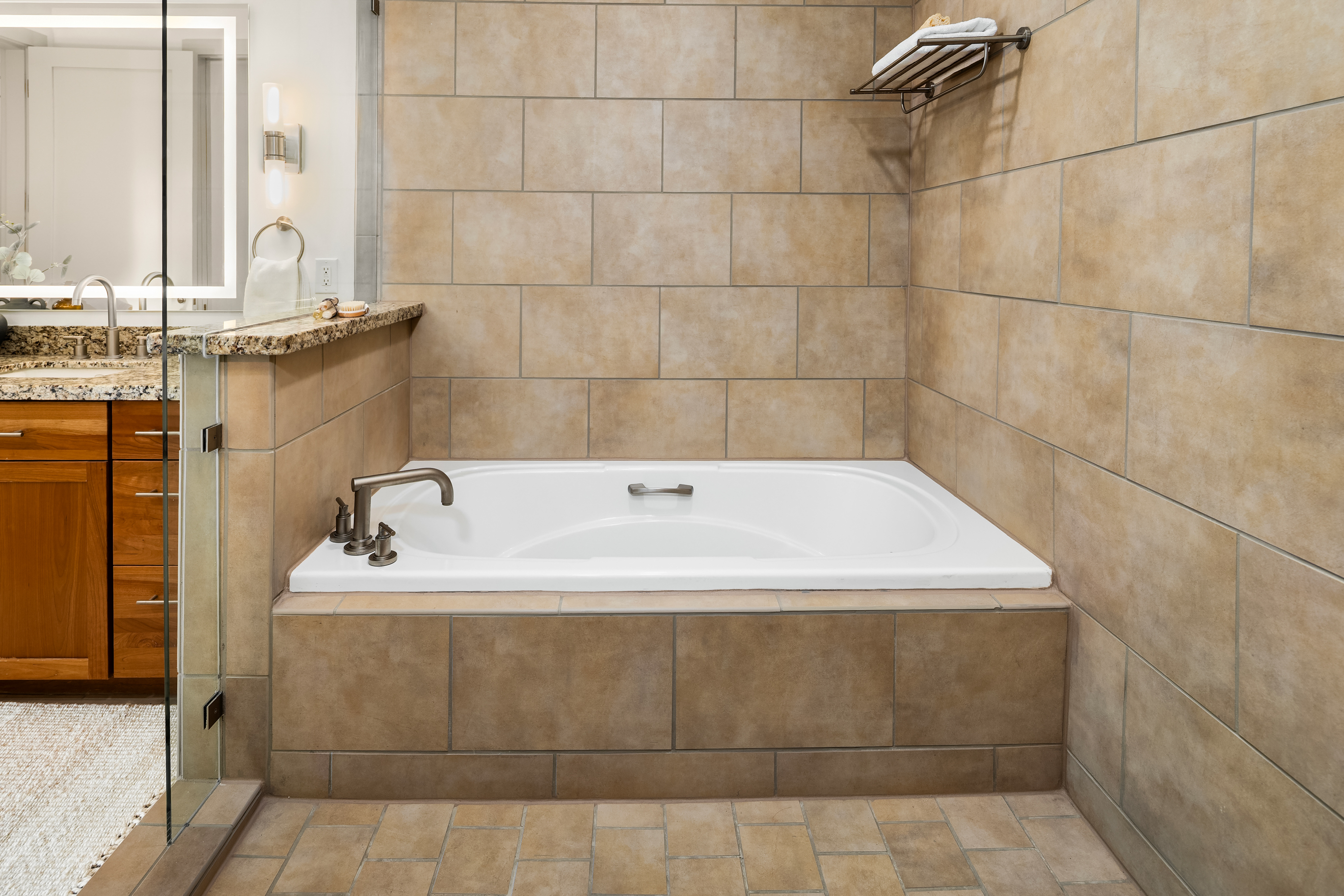 Walk-in shower with dual showerheads